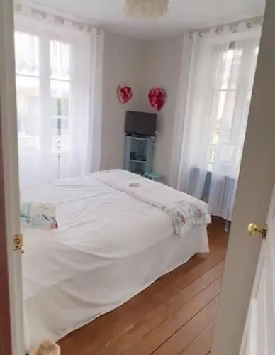 Centre Town House Free Wifi * Montembœuf