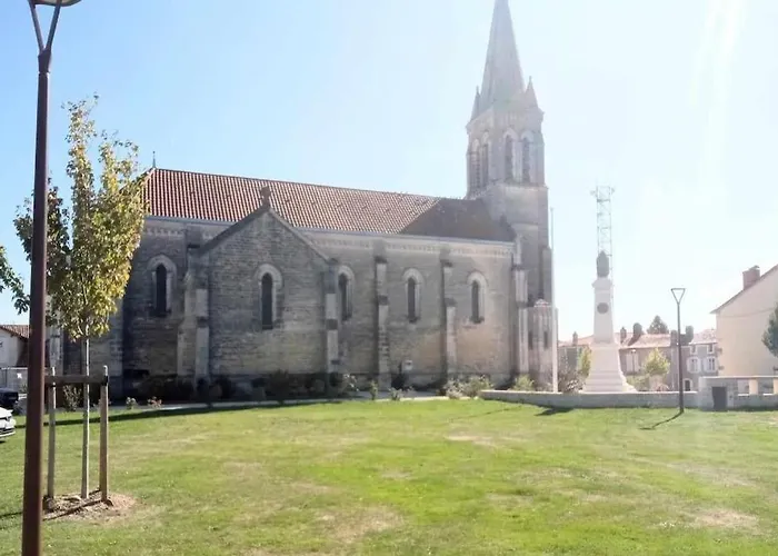 Сasa de vacaciones Centre Town House Free Wifi Montembœuf