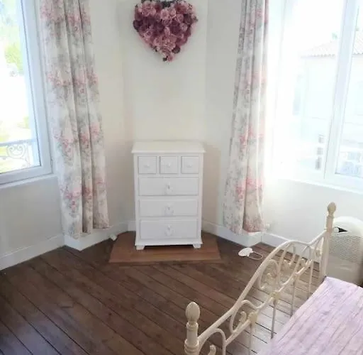 Centre Town House Free Wifi * Montembœuf