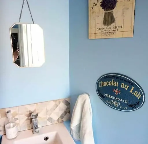 Centre Town House Free Wifi Сasa de vacaciones Montembœuf